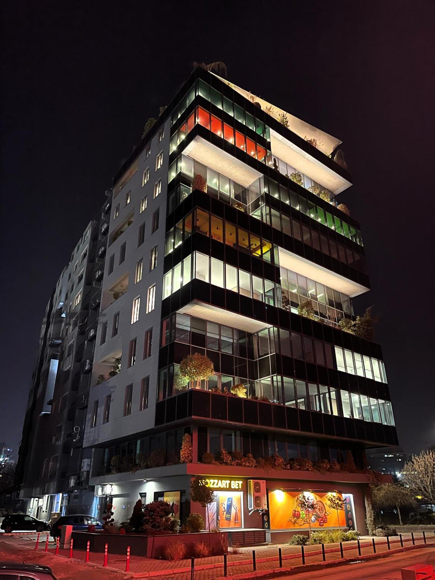 Sunlight Luxe Apartment Skopje Buitenkant foto